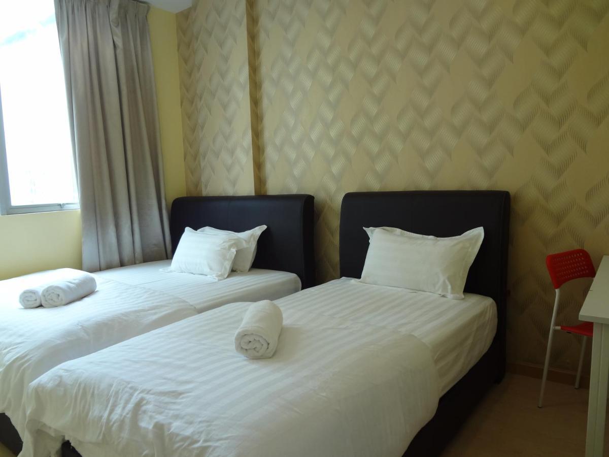 Comma Hotel Bandar Saujana Putra Exterior foto