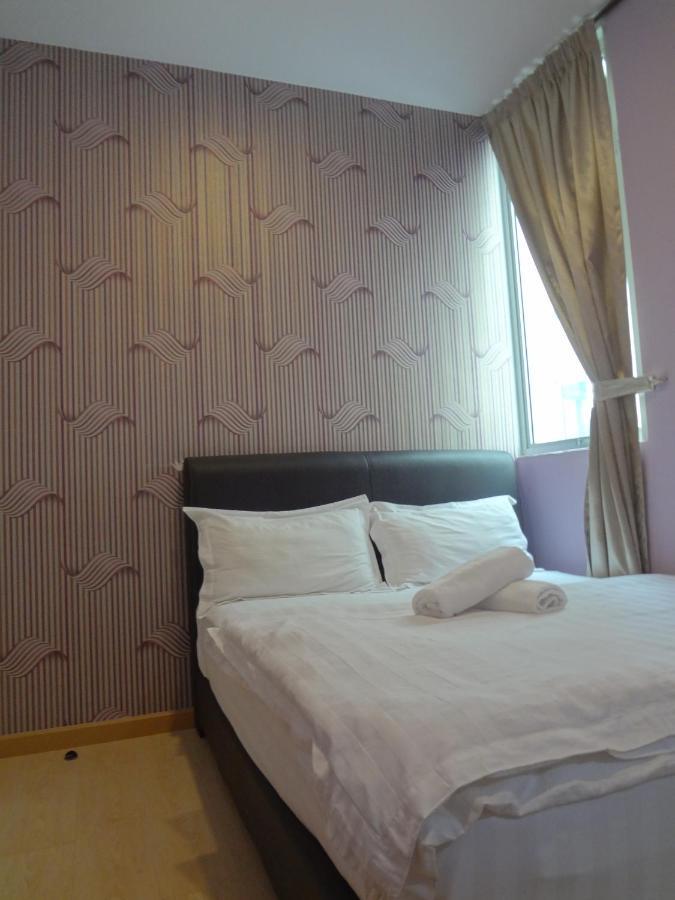 Comma Hotel Bandar Saujana Putra Exterior foto