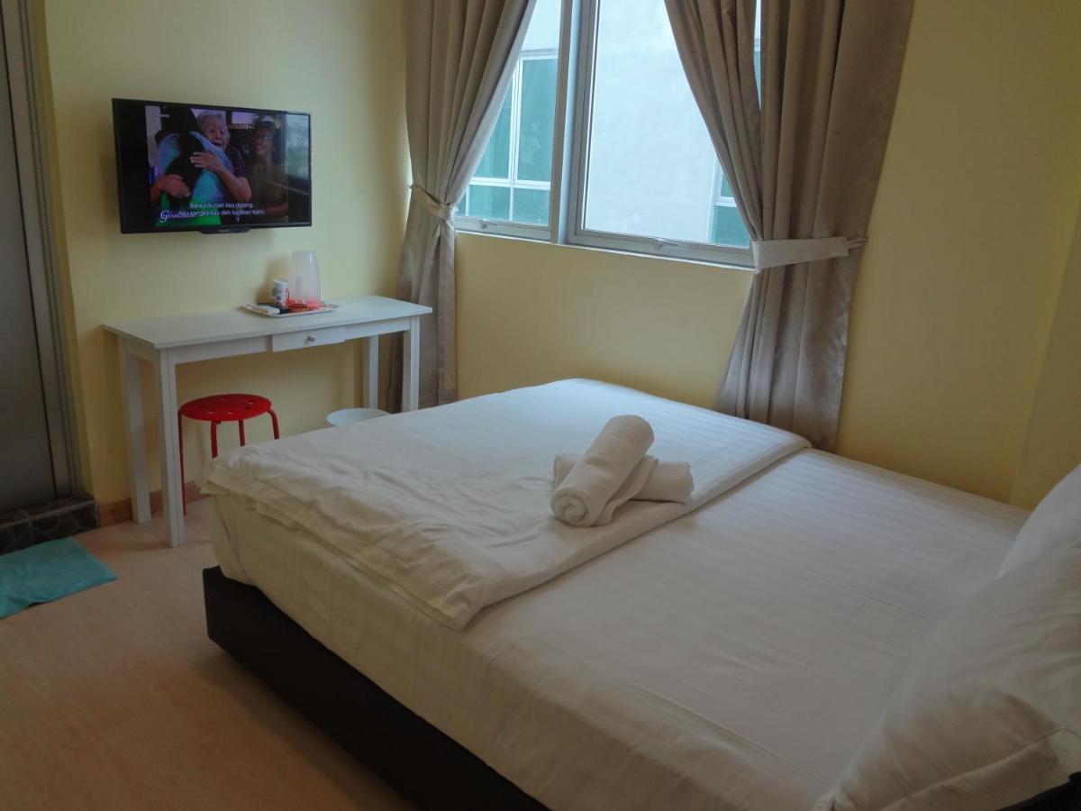 Comma Hotel Bandar Saujana Putra Exterior foto