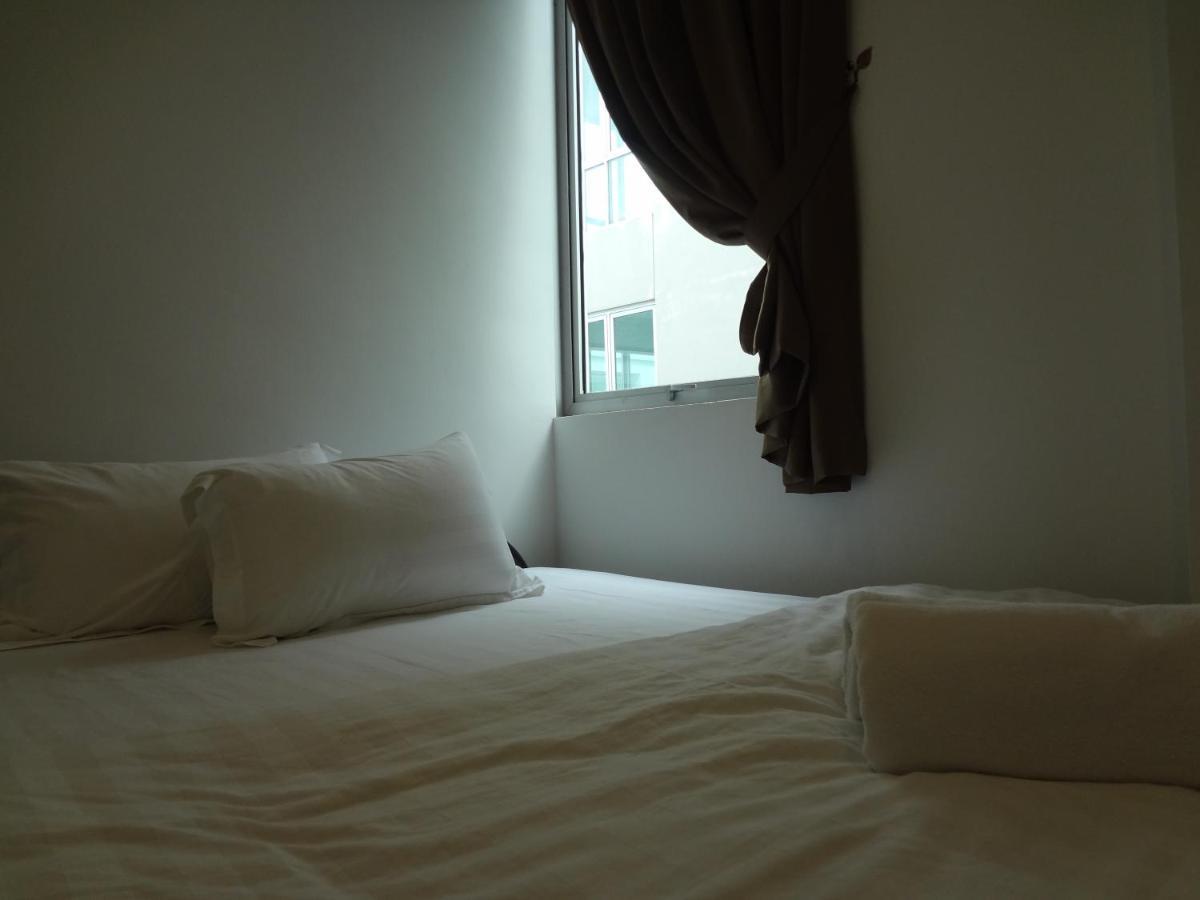 Comma Hotel Bandar Saujana Putra Exterior foto