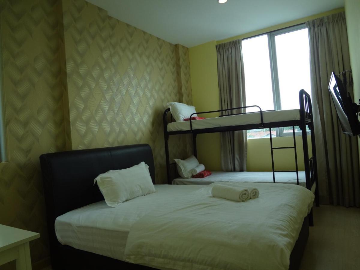 Comma Hotel Bandar Saujana Putra Exterior foto