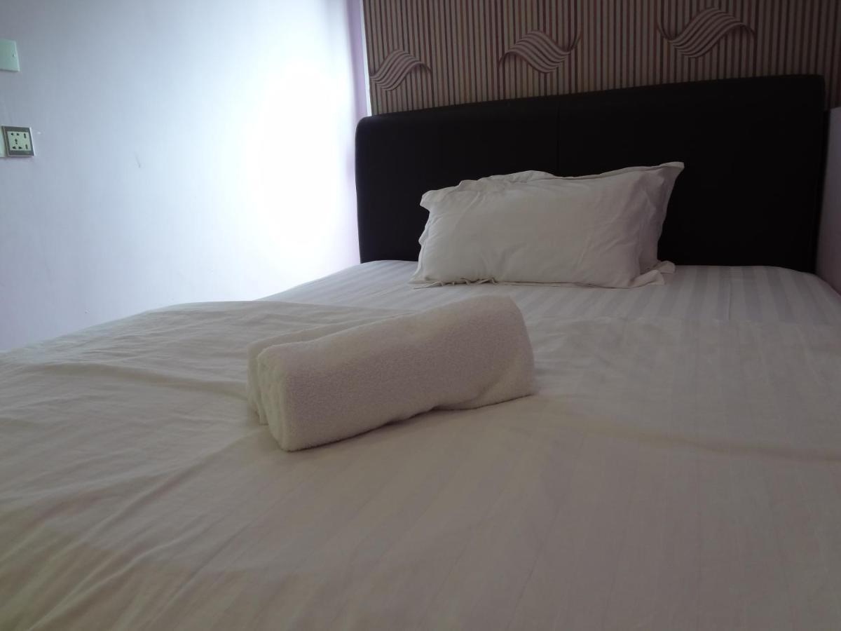 Comma Hotel Bandar Saujana Putra Exterior foto