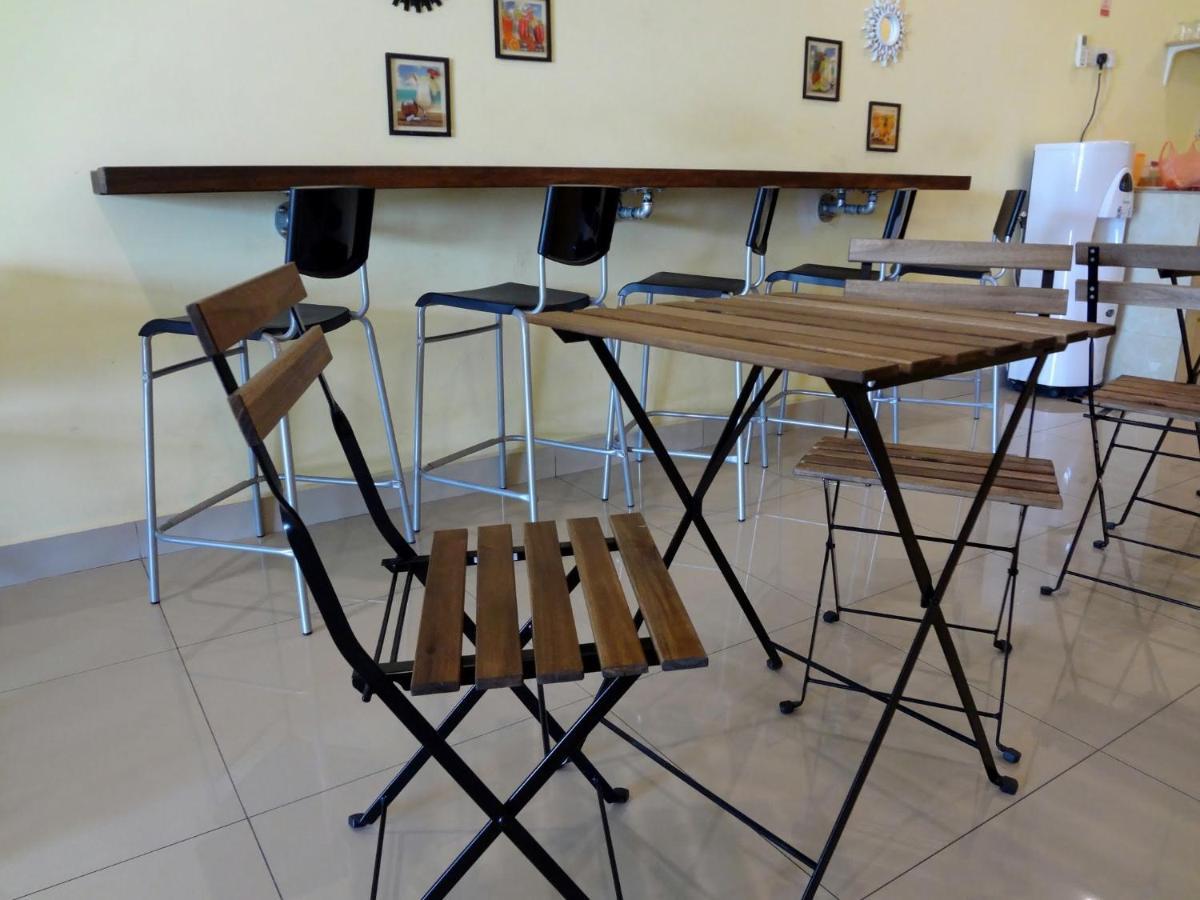 Comma Hotel Bandar Saujana Putra Exterior foto