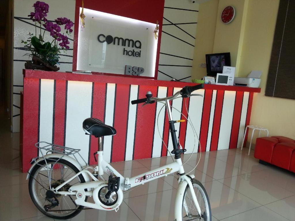 Comma Hotel Bandar Saujana Putra Exterior foto